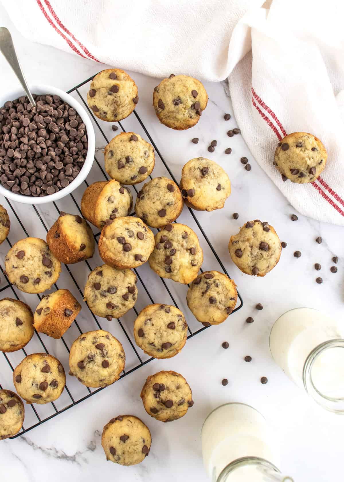 Quick Mini Banana Chocolate Chip Muffins for Fast Breakfasts & Snacks